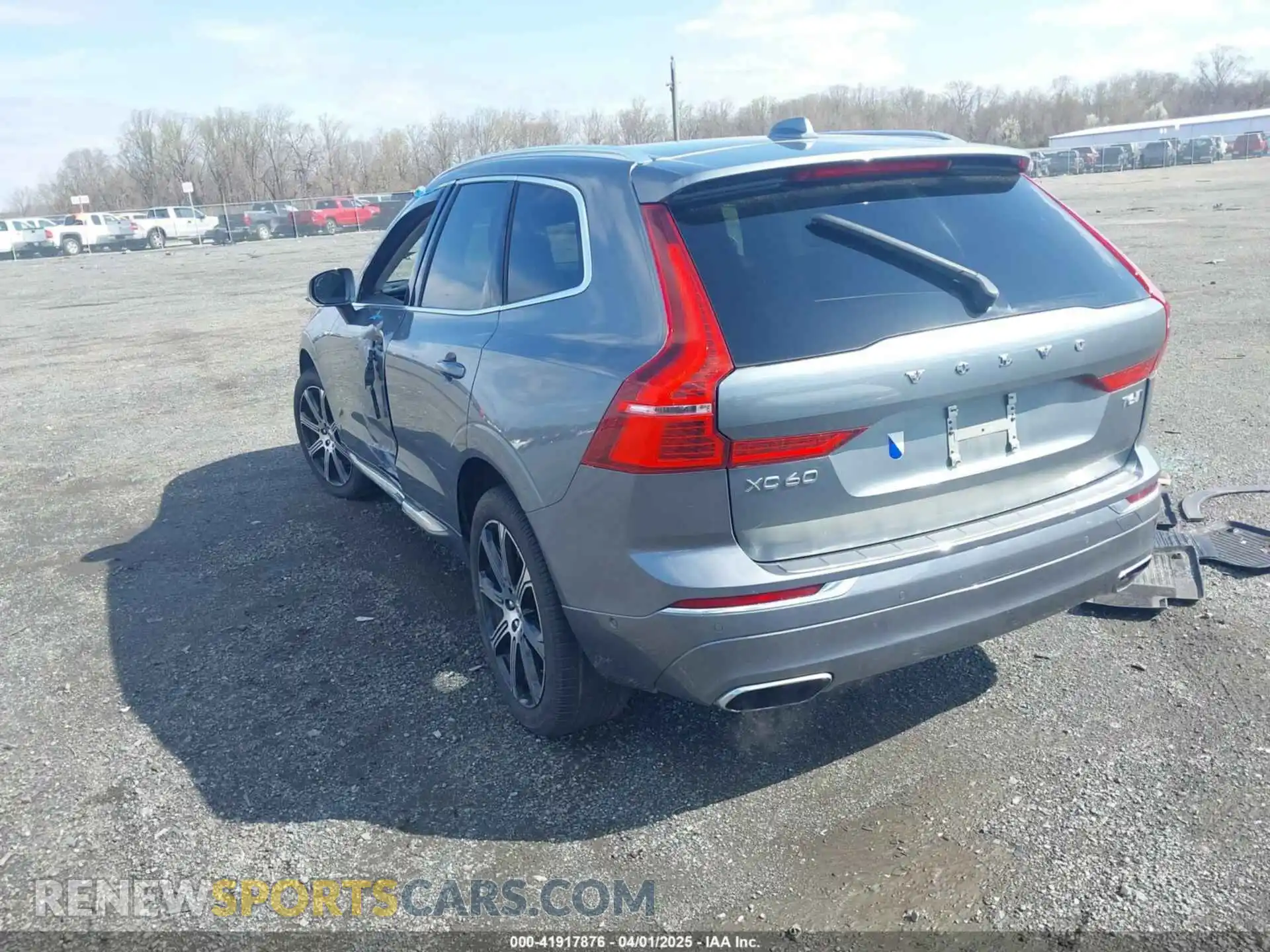 3 Photograph of a damaged car LYVA22RL4KB233716 VOLVO XC60 2019