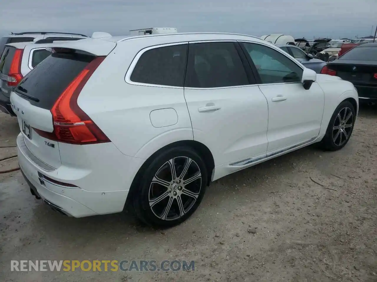 3 Photograph of a damaged car LYVA22RL8KB230480 VOLVO XC60 2019