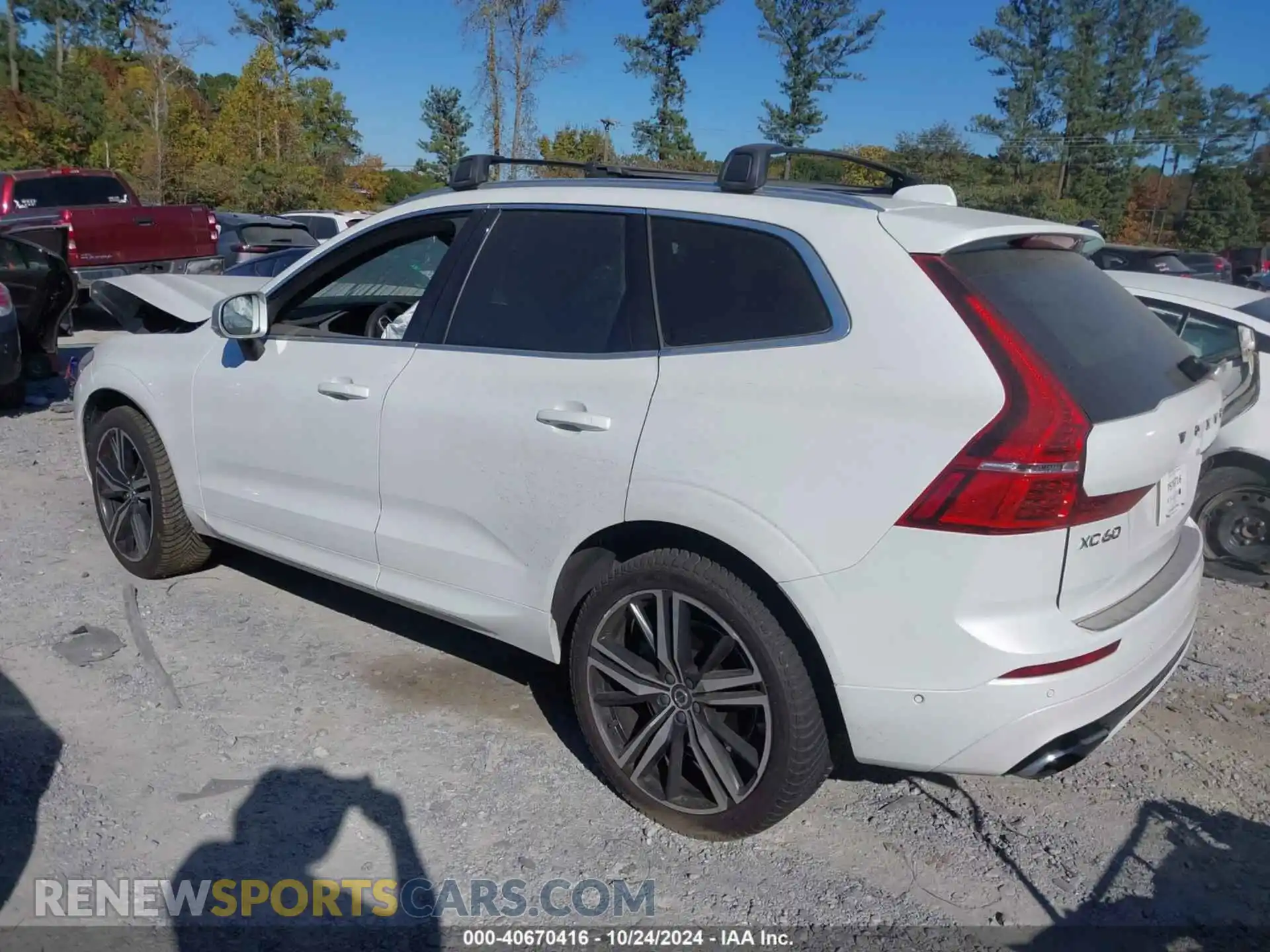3 Photograph of a damaged car LYVA22RM3KB228161 VOLVO XC60 2019