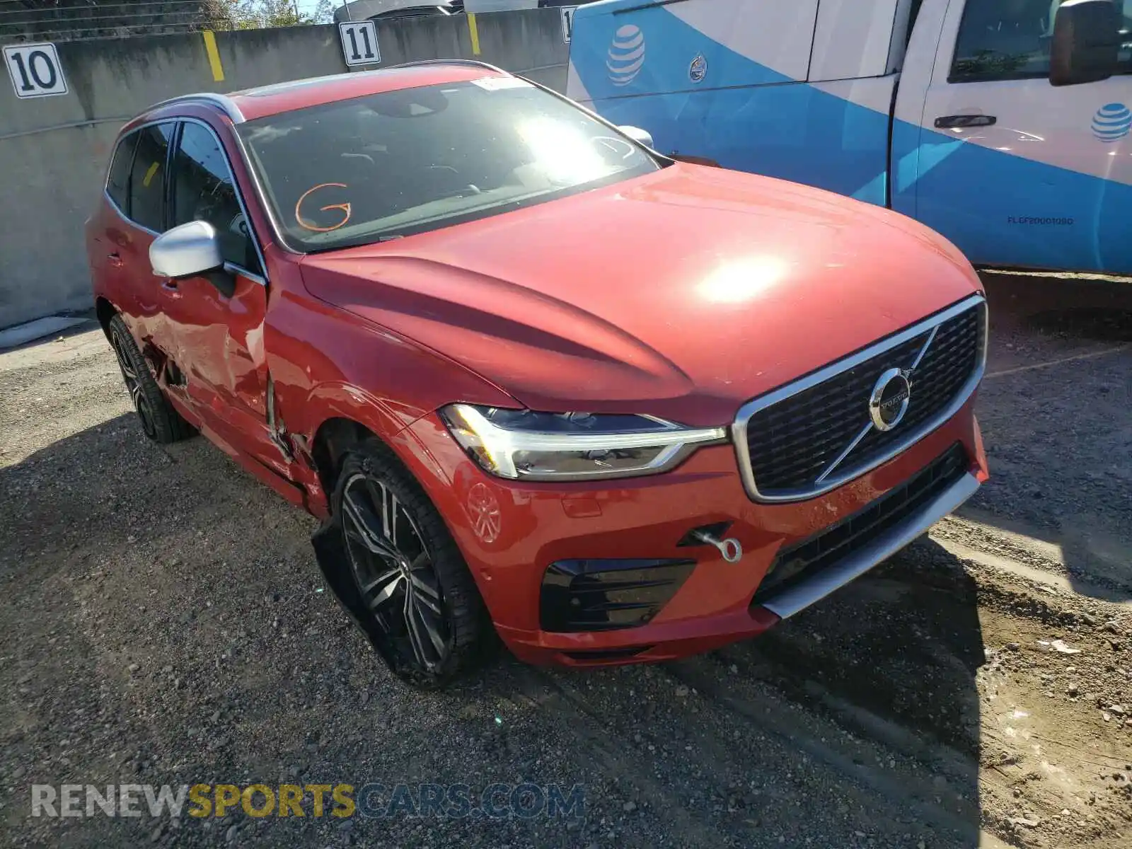 1 Photograph of a damaged car LYVA22RM5KB176340 VOLVO XC60 2019