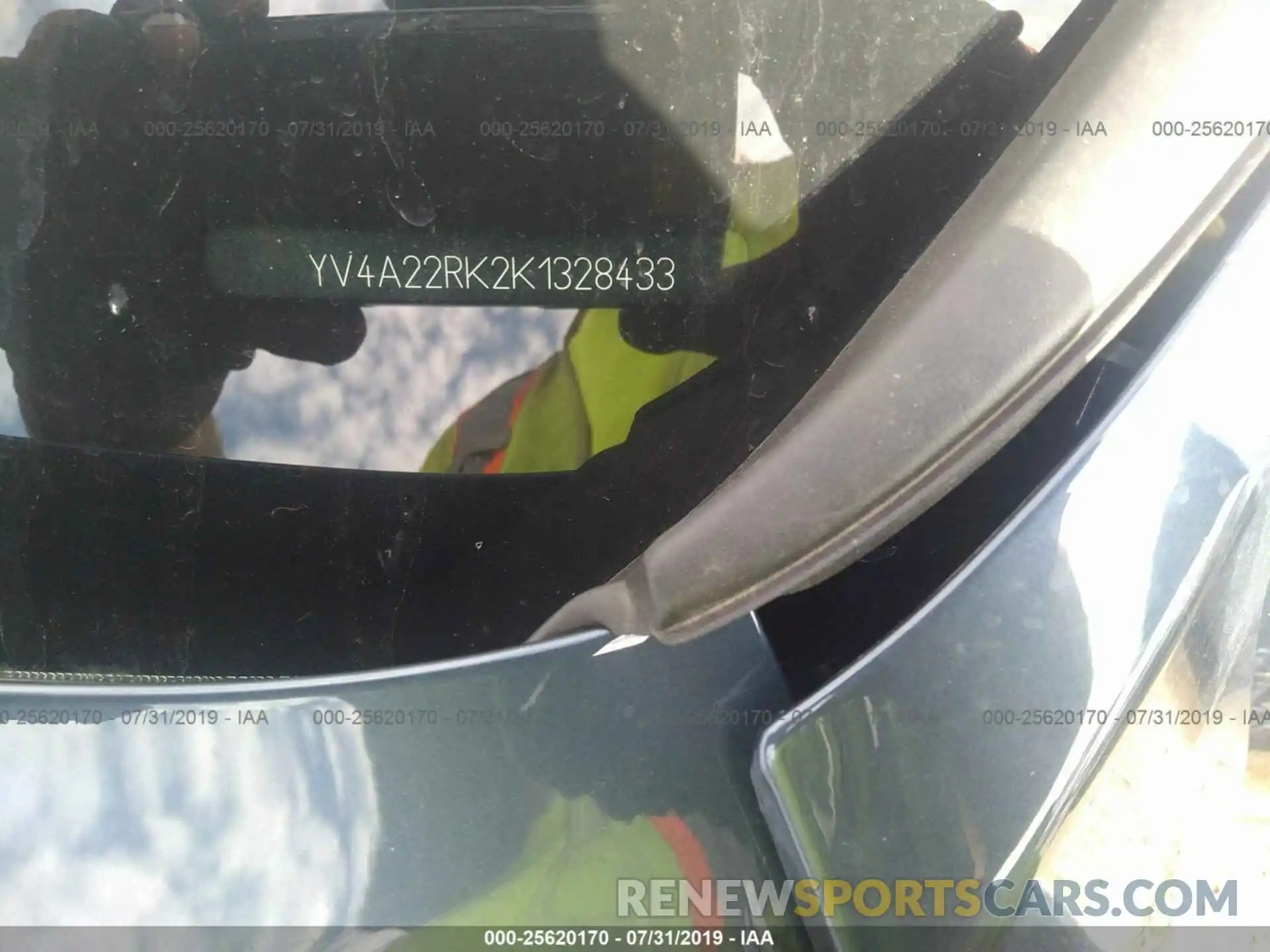 9 Photograph of a damaged car YV4A22RK2K1328433 VOLVO XC60 2019