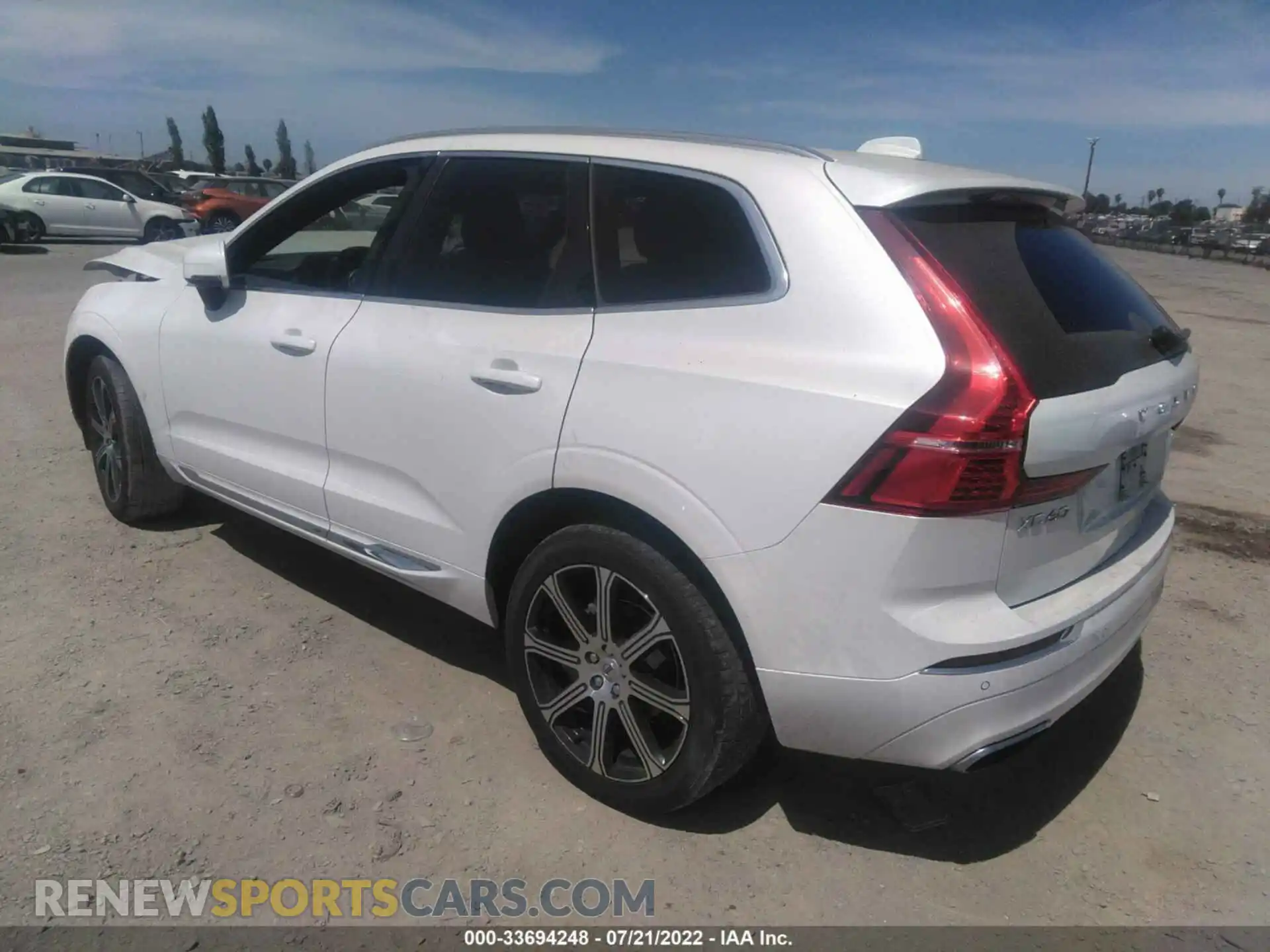 3 Photograph of a damaged car YV4102DL3L1504073 VOLVO XC60 2020