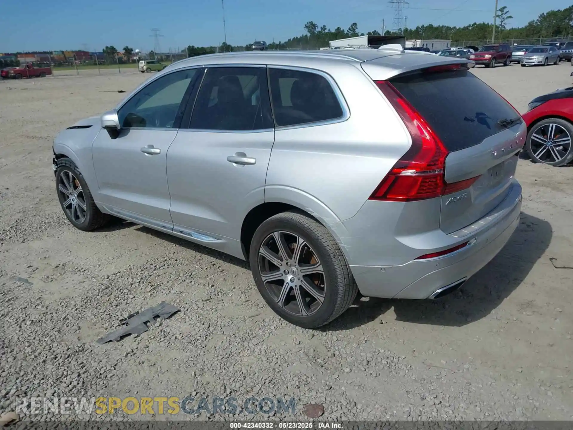3 Photograph of a damaged car YV4102DL3L1525862 VOLVO XC60 2020