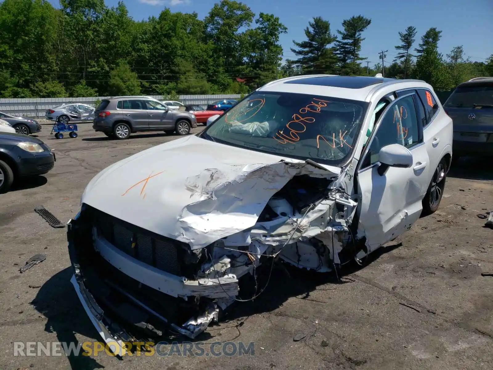 2 Photograph of a damaged car YV4102RK2L1508891 VOLVO XC60 2020