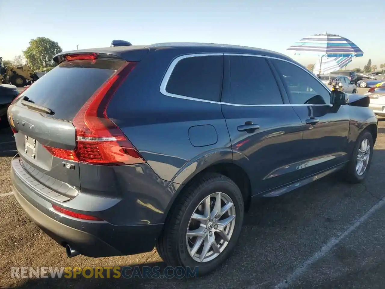3 Photograph of a damaged car YV4102RK6L1565885 VOLVO XC60 2020