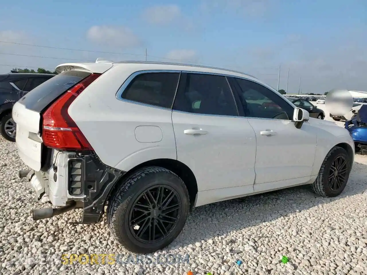 3 Photograph of a damaged car YV4102RK7L1582842 VOLVO XC60 2020