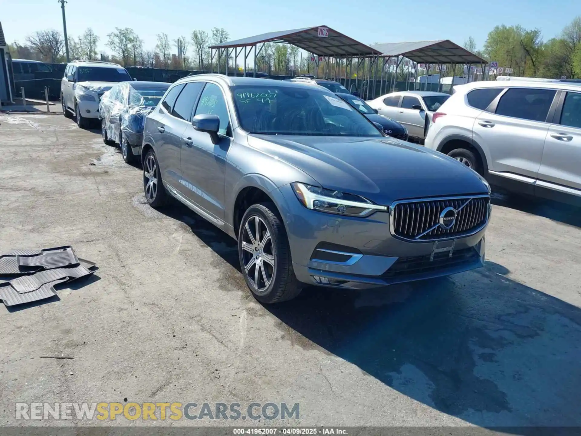 1 Photograph of a damaged car YV4102RL5L1490699 VOLVO XC60 2020