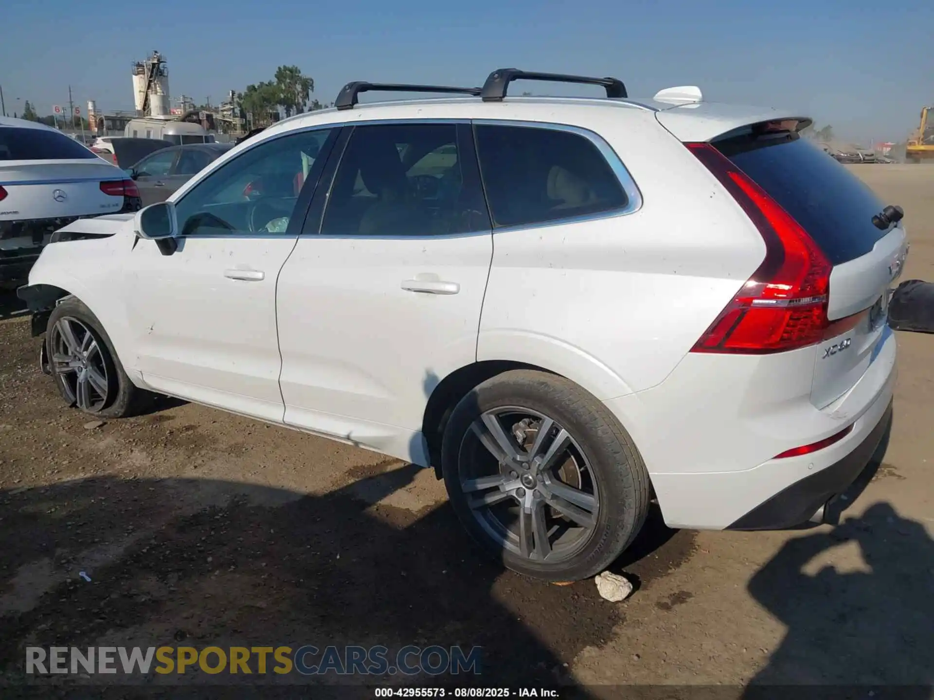 3 Photograph of a damaged car YV4102DK1M1798761 VOLVO XC60 2021