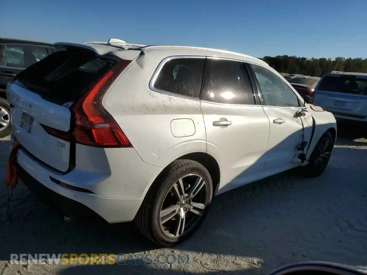 3 Photograph of a damaged car YV4102DK4M1874795 VOLVO XC60 2021
