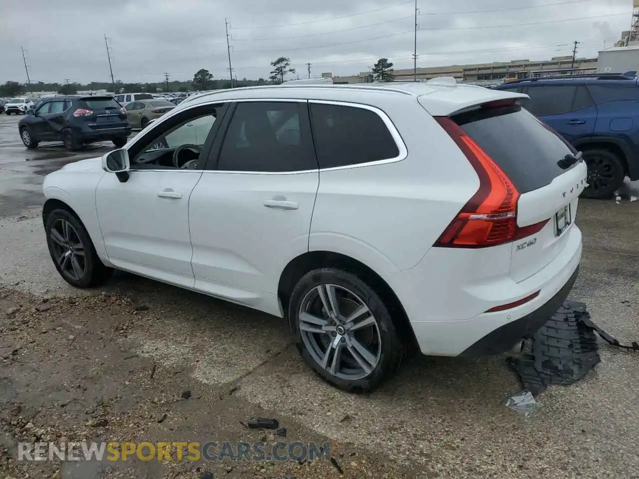 2 fotografías del automóvil dañado YV4102DK6M1744632 VOLVO XC60 2021
