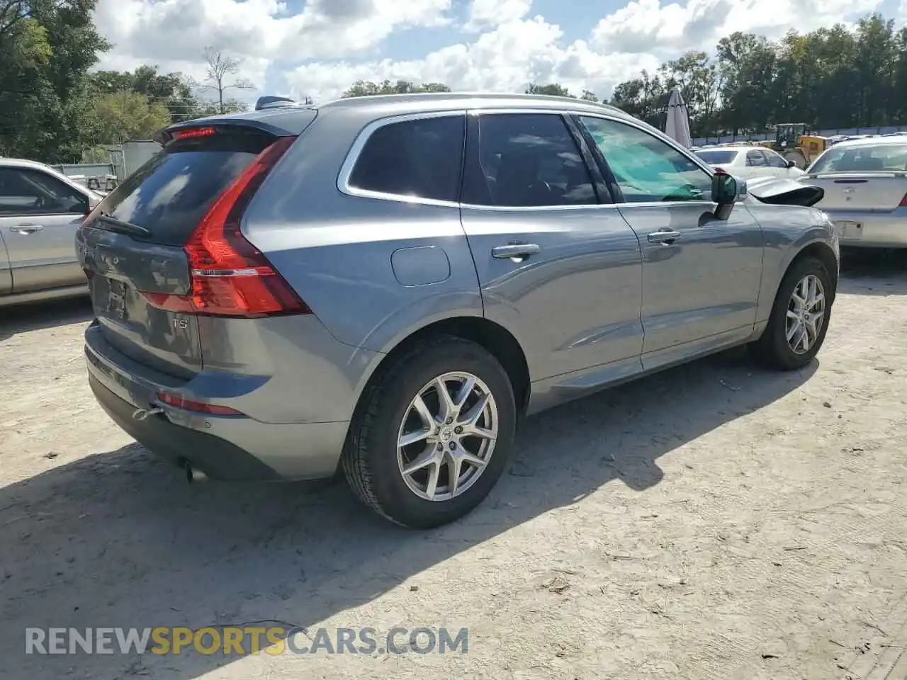 3 Photograph of a damaged car YV4102DK6M1826909 VOLVO XC60 2021