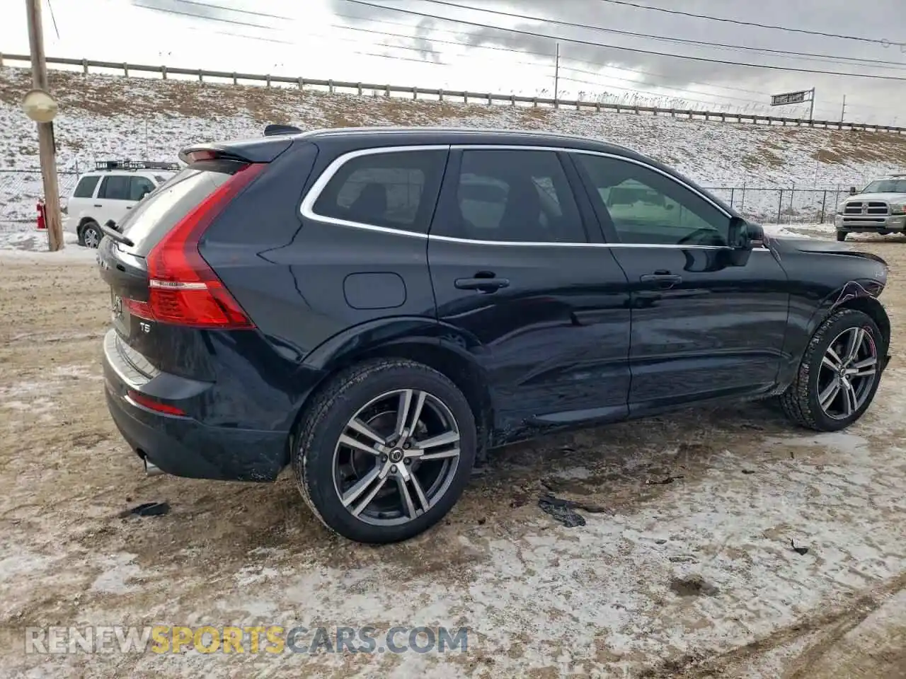3 Фотография поврежденного автомобиля YV4102DK7M1835845 VOLVO XC60 2021
