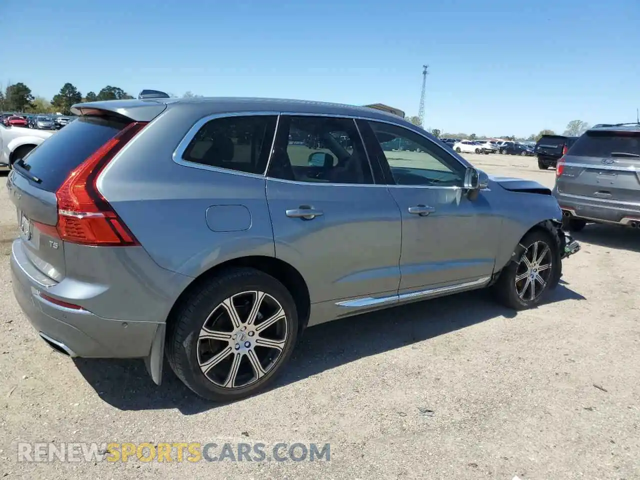 3 Photograph of a damaged car YV4102DL0M1784035 VOLVO XC60 2021