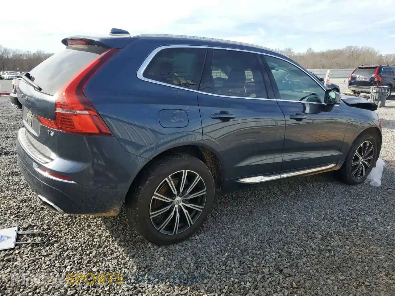 3 Photograph of a damaged car YV4102DL0M1851765 VOLVO XC60 2021