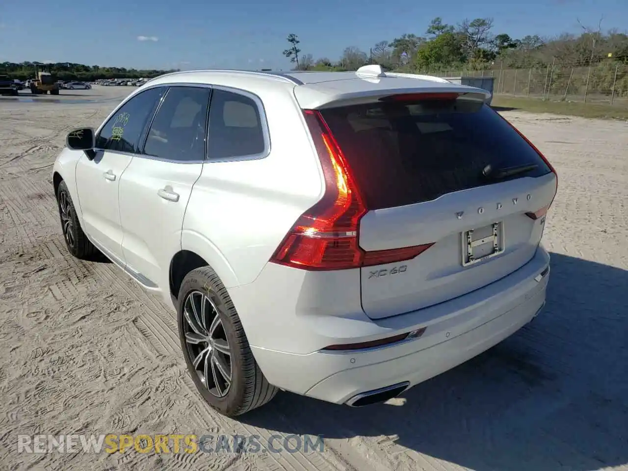 3 Photograph of a damaged car YV4102DL3M1830943 VOLVO XC60 2021