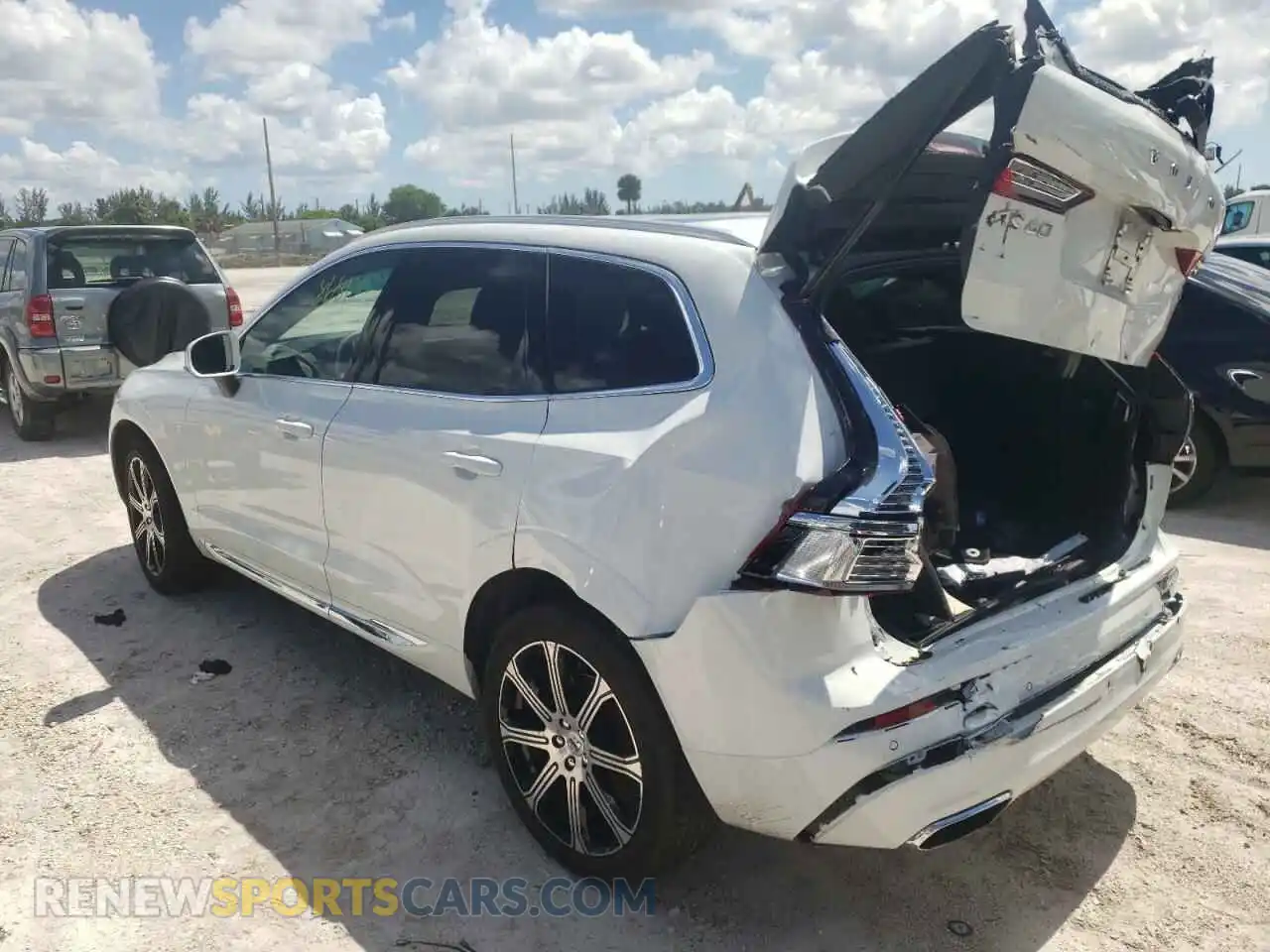 3 Photograph of a damaged car YV4102DL5M1759941 VOLVO XC60 2021