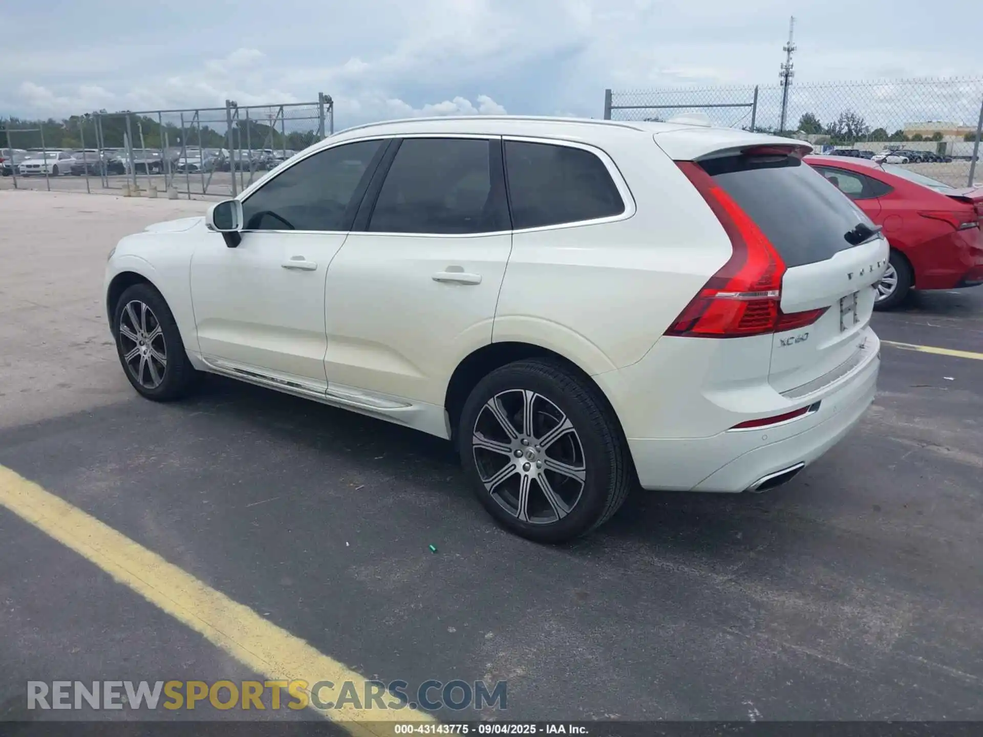 3 Photograph of a damaged car YV4102DL5M1887032 VOLVO XC60 2021