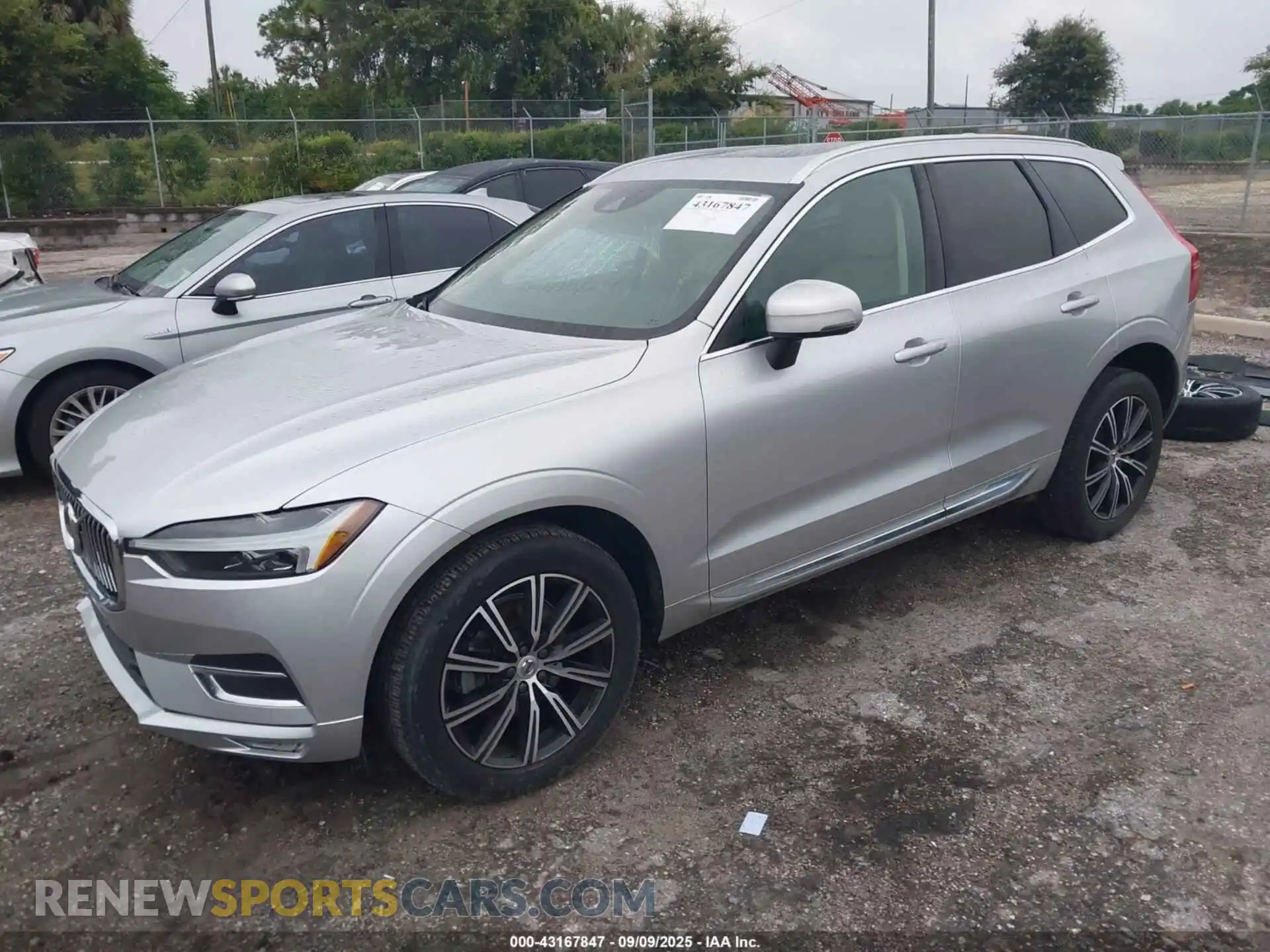 2 Photograph of a damaged car YV4102DL6M1835098 VOLVO XC60 2021