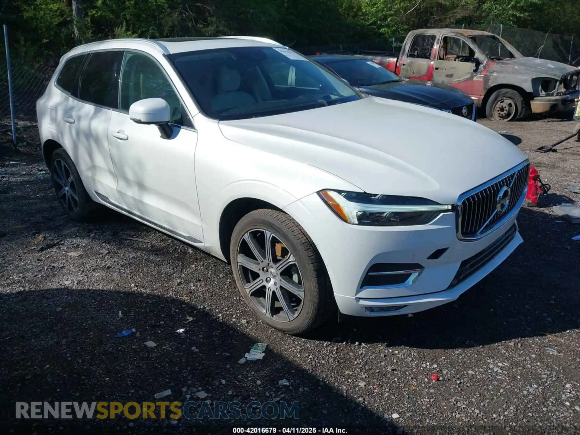 1 Photograph of a damaged car YV4102DL7M1814289 VOLVO XC60 2021