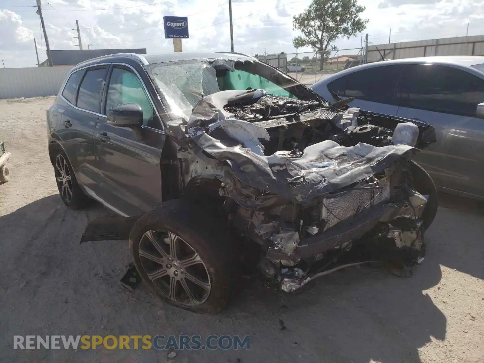 1 Photograph of a damaged car YV4102DL9M1748585 VOLVO XC60 2021