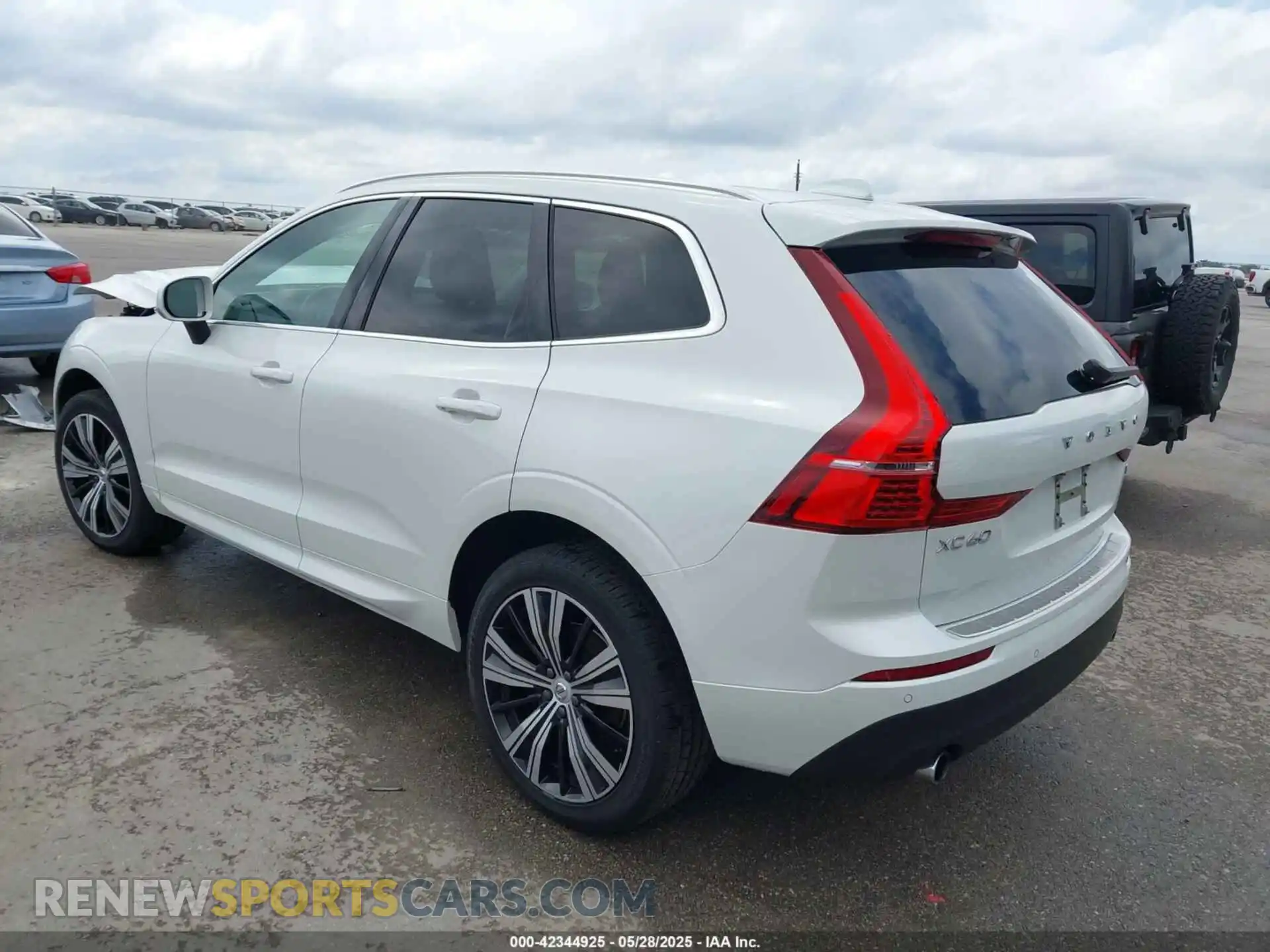 3 Photograph of a damaged car YV4102RK1M1862337 VOLVO XC60 2021