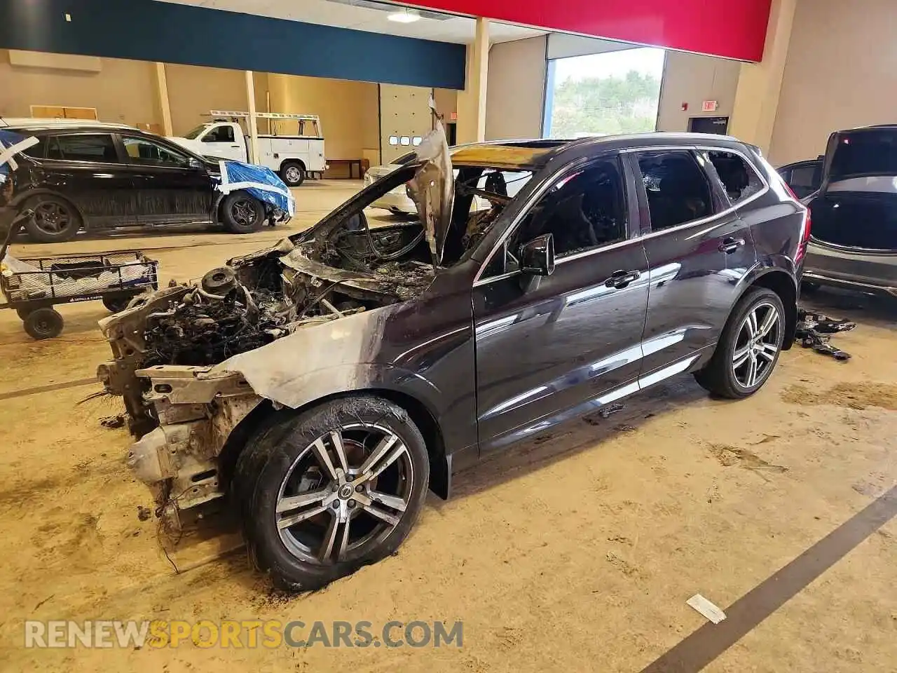 1 Photograph of a damaged car YV4102RK4M1734562 VOLVO XC60 2021