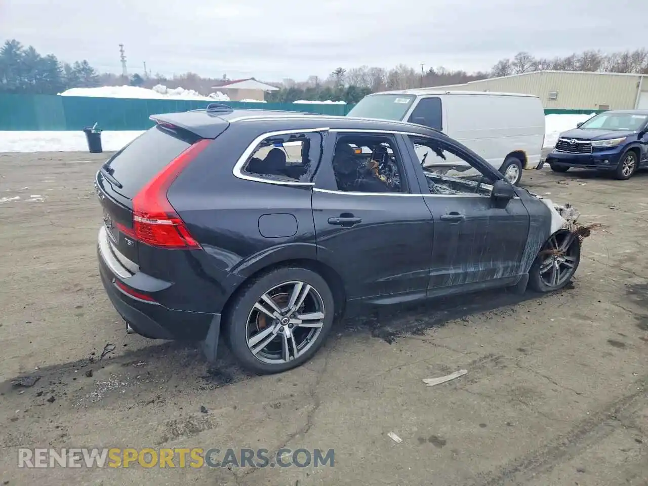 3 Photograph of a damaged car YV4102RK4M1734562 VOLVO XC60 2021