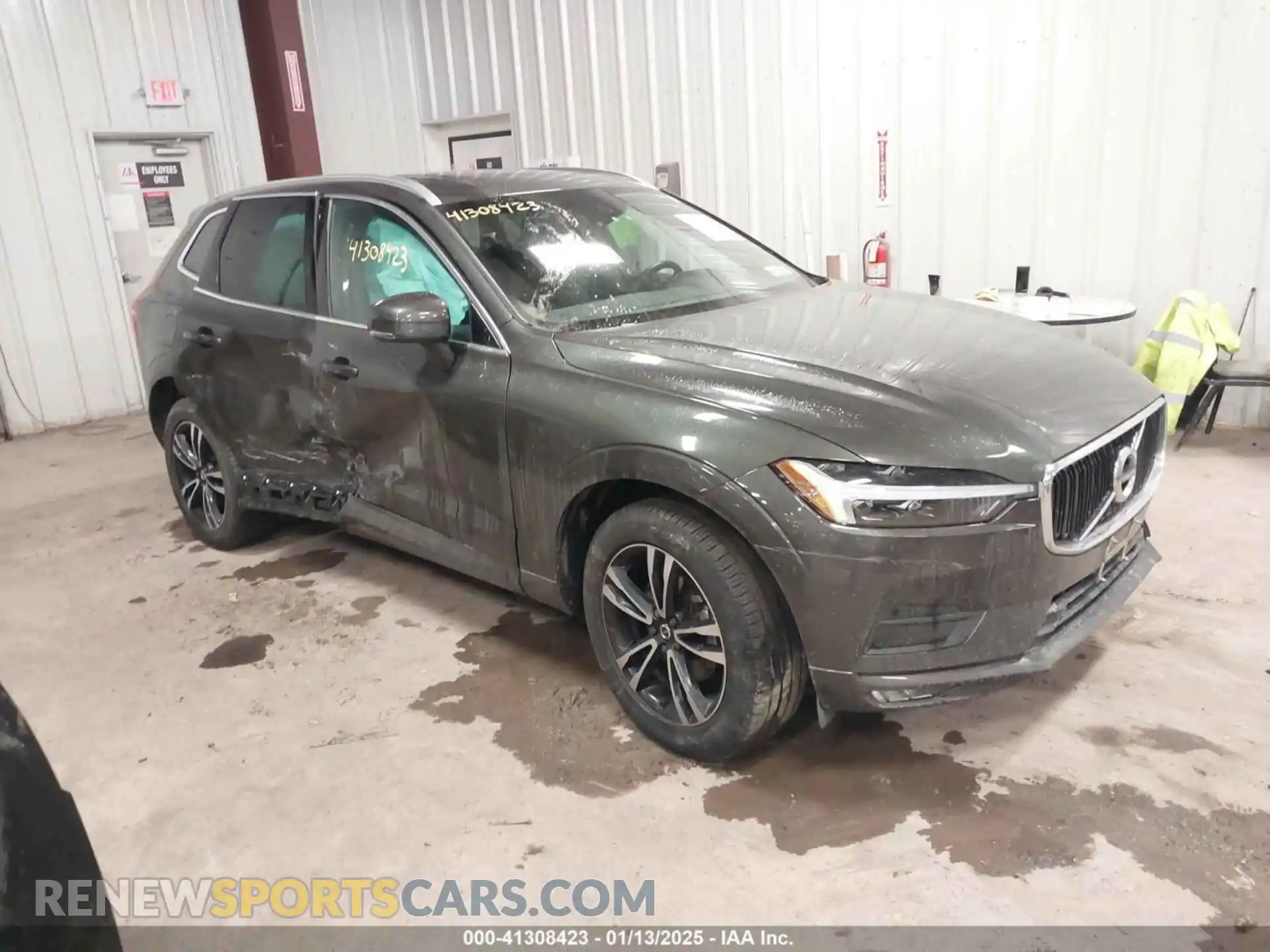 1 Photograph of a damaged car YV4102RK5M1875561 VOLVO XC60 2021