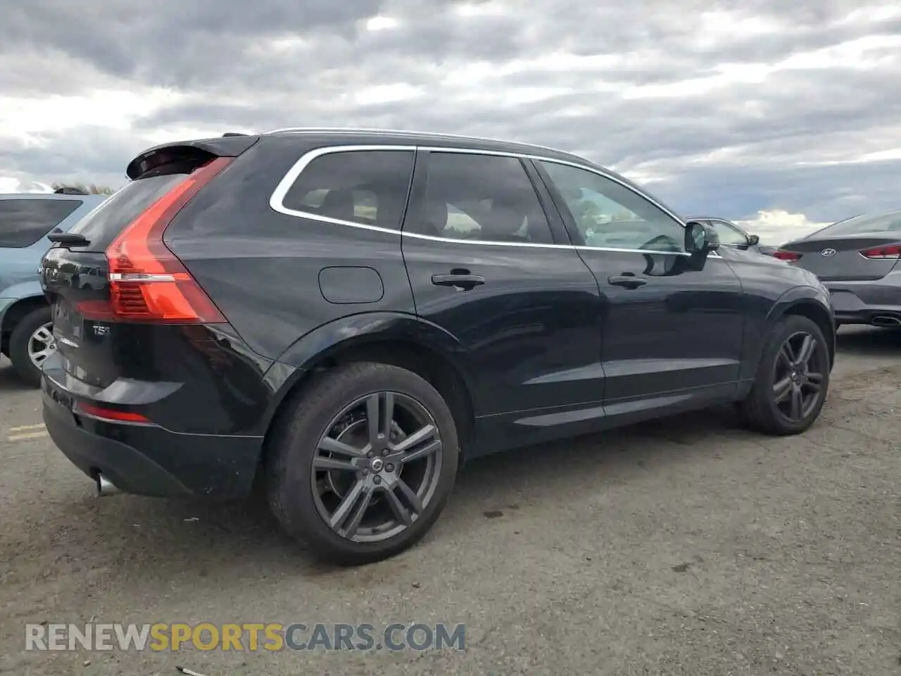3 Photograph of a damaged car YV4102RK7M1870782 VOLVO XC60 2021