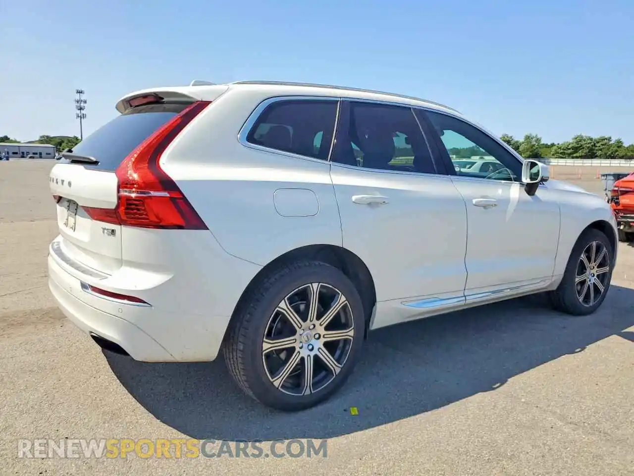 3 Photograph of a damaged car YV4102RL1M1823952 VOLVO XC60 2021