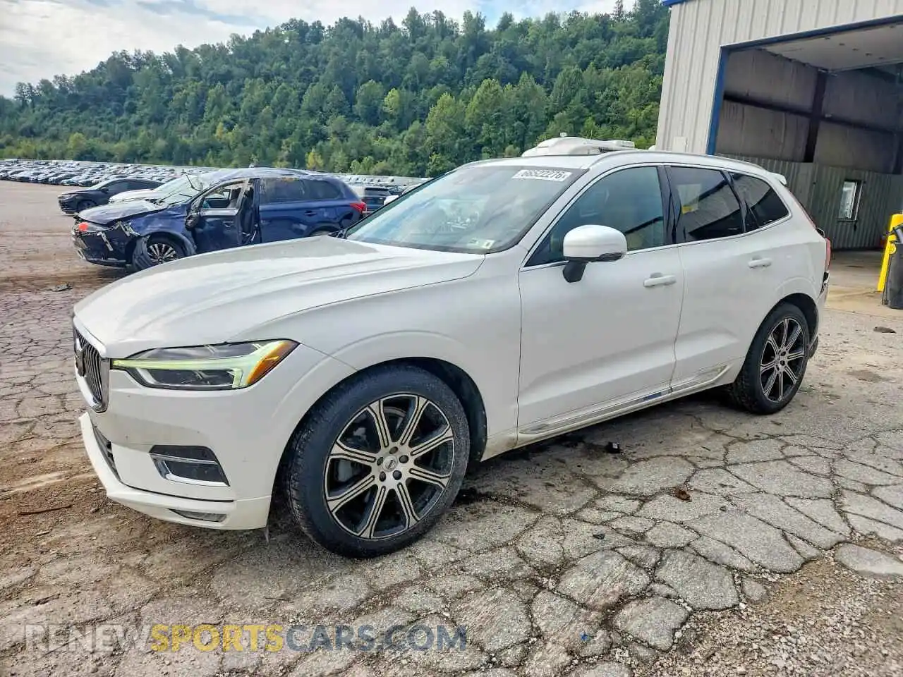 1 Photograph of a damaged car YV4102RL3M1689798 VOLVO XC60 2021
