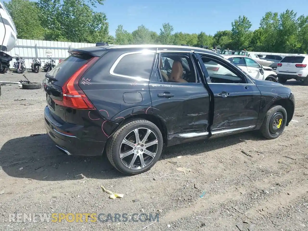3 Photograph of a damaged car YV4102RL3M1835259 VOLVO XC60 2021