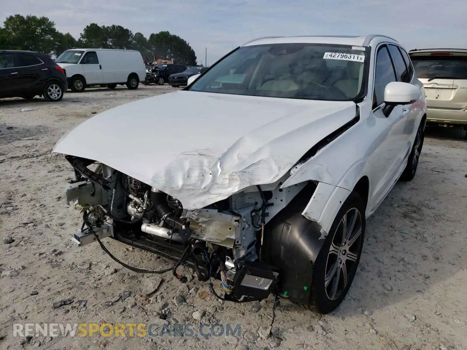 2 Photograph of a damaged car YV4102RL4M1733484 VOLVO XC60 2021