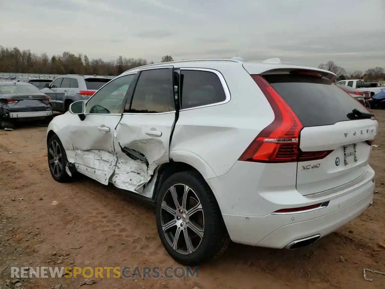 2 fotografías del automóvil dañado YV4102RL5M1870773 VOLVO XC60 2021