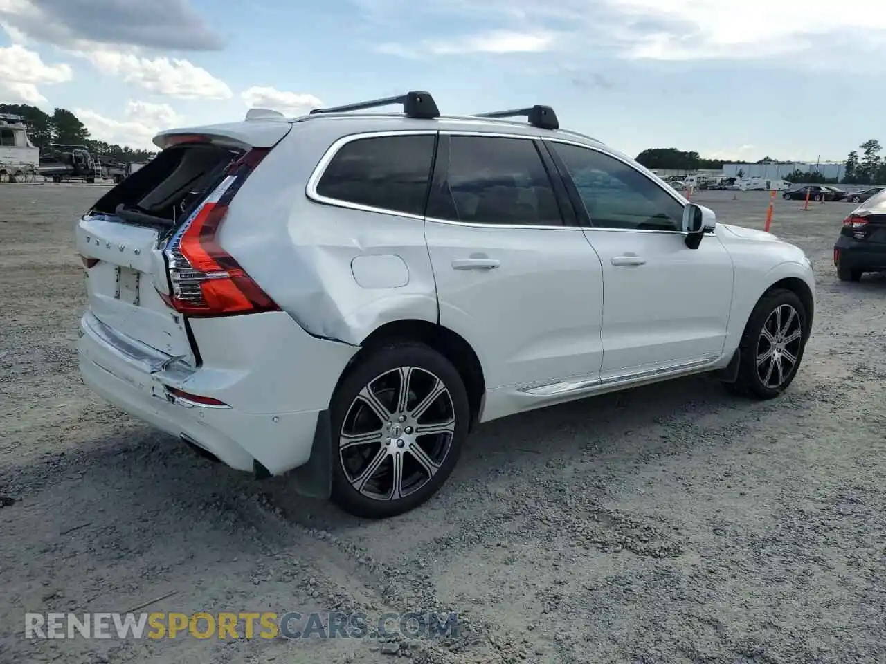 3 Photograph of a damaged car YV4102RL7M1695183 VOLVO XC60 2021