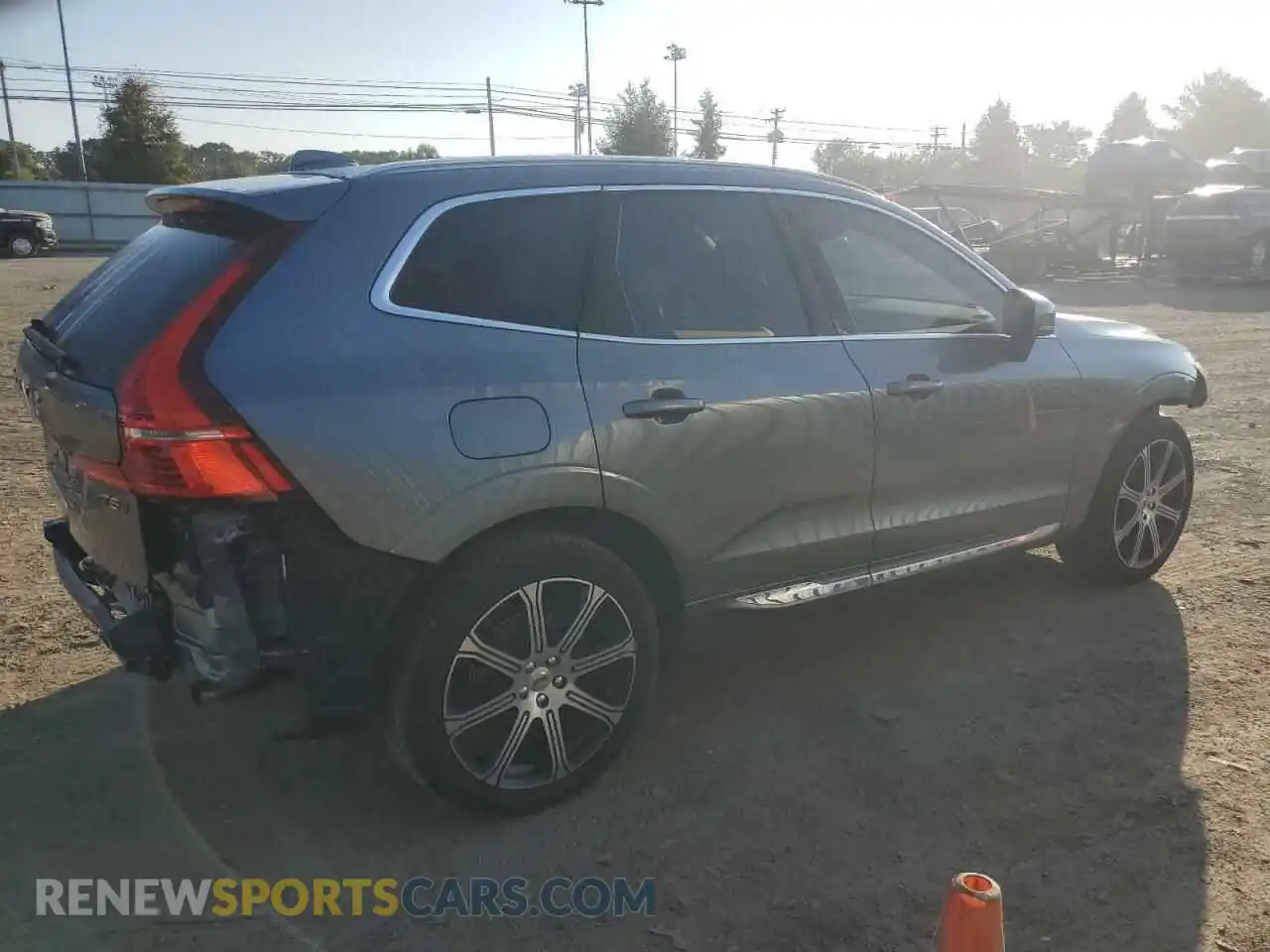 3 Photograph of a damaged car YV4102RL8M1733049 VOLVO XC60 2021
