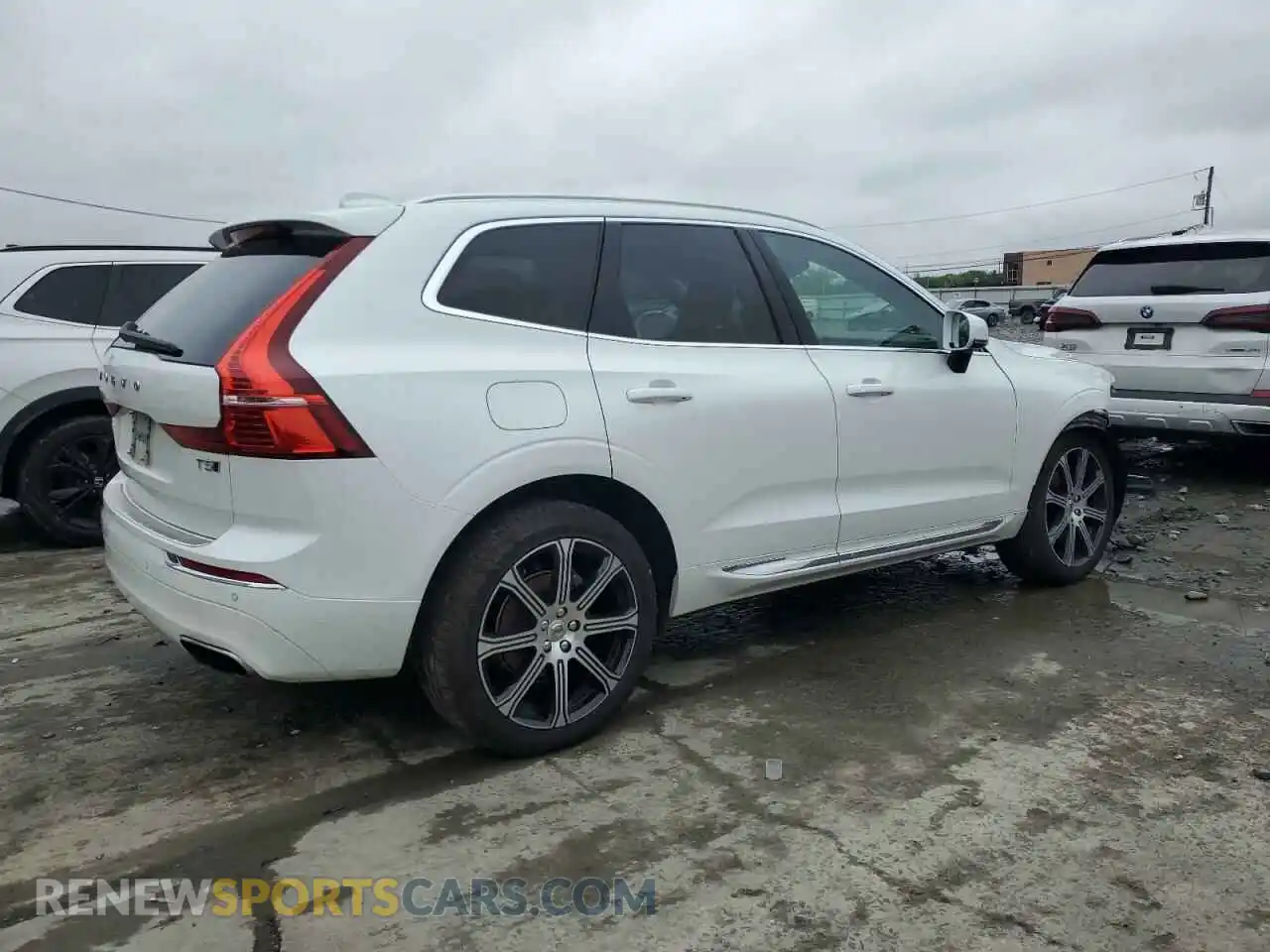 3 Photograph of a damaged car YV4102RL9M1829577 VOLVO XC60 2021