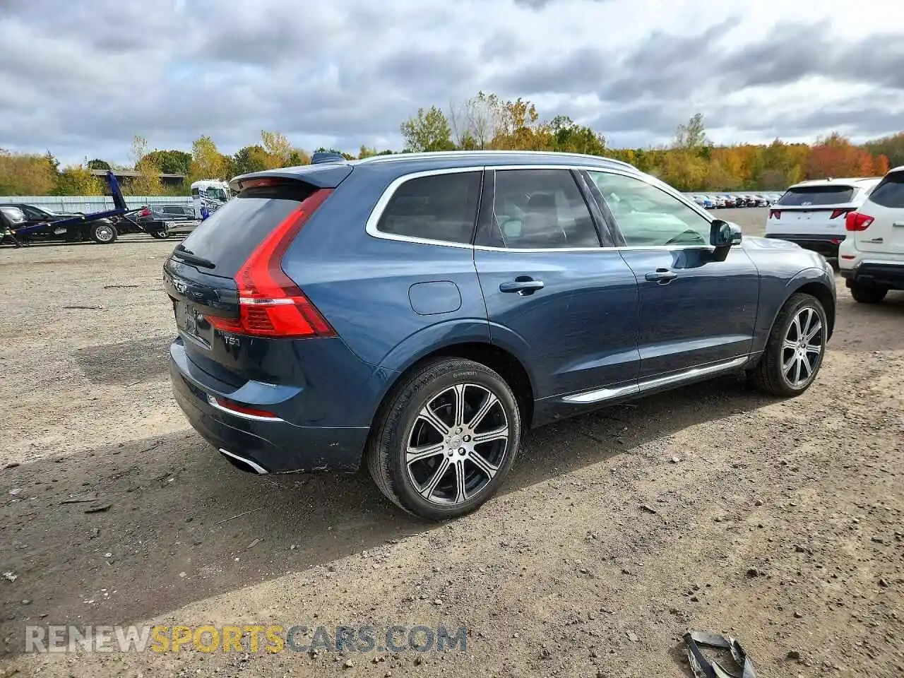 3 Photograph of a damaged car YV4102RLXM1809645 VOLVO XC60 2021