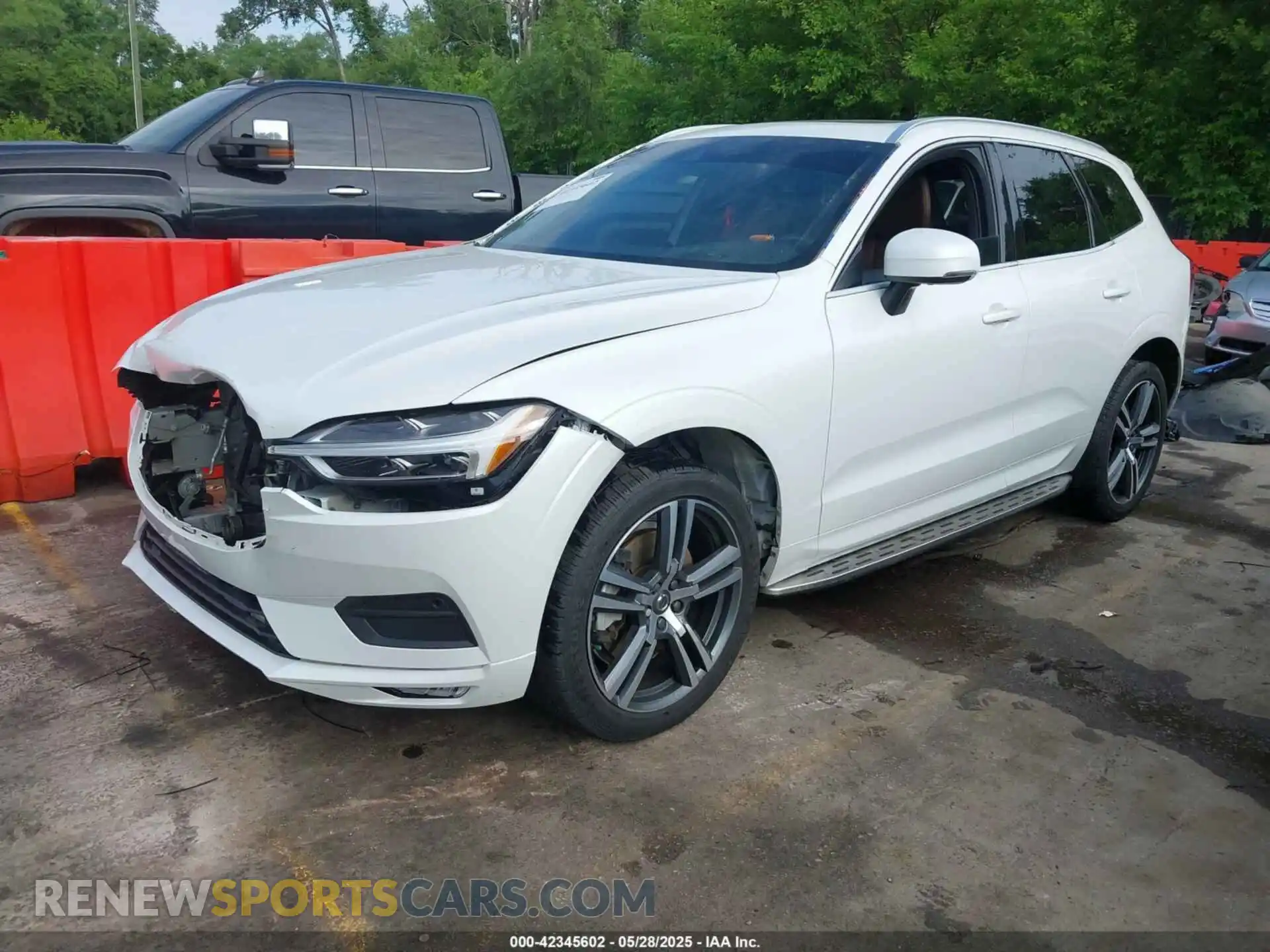 2 fotografías del automóvil dañado YV4A22RK8M1696361 VOLVO XC60 2021