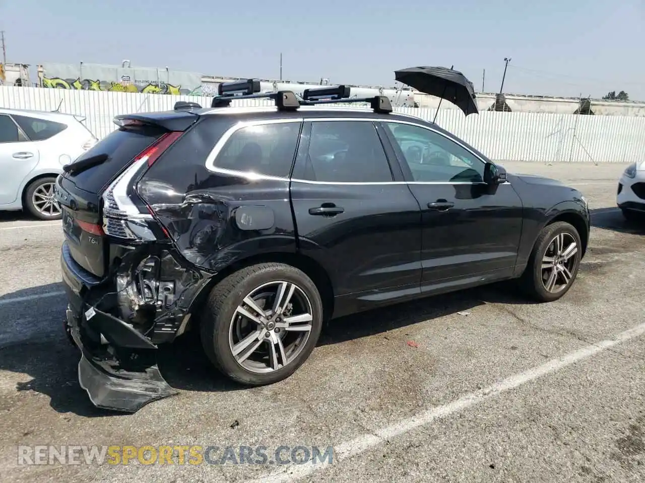 3 Photograph of a damaged car YV4A22RK8M1698207 VOLVO XC60 2021