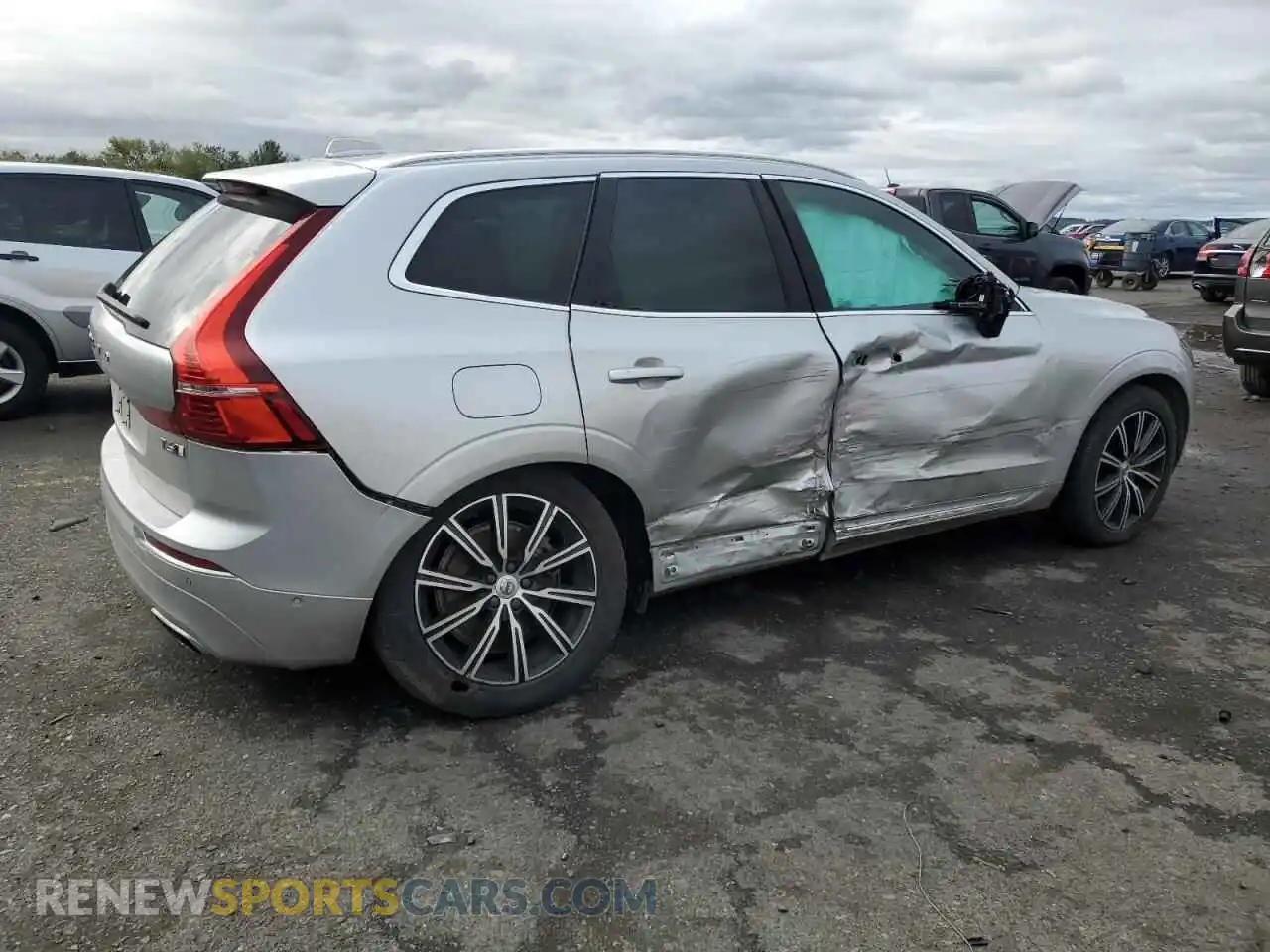 3 Photograph of a damaged car YV4A22RL7M1870526 VOLVO XC60 2021