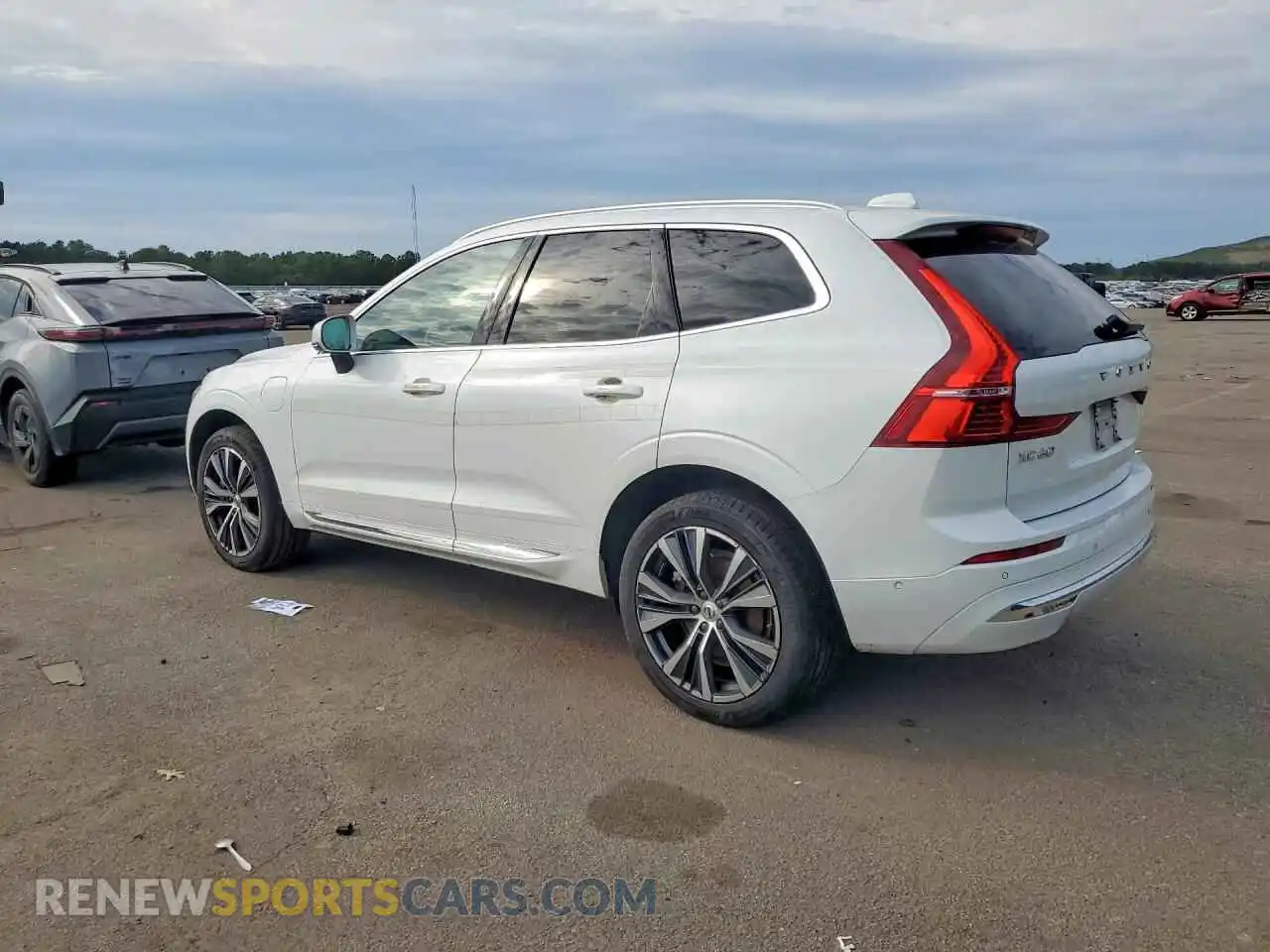 2 fotografías del automóvil dañado YV4H60DZ8N1052260 VOLVO XC60 2022