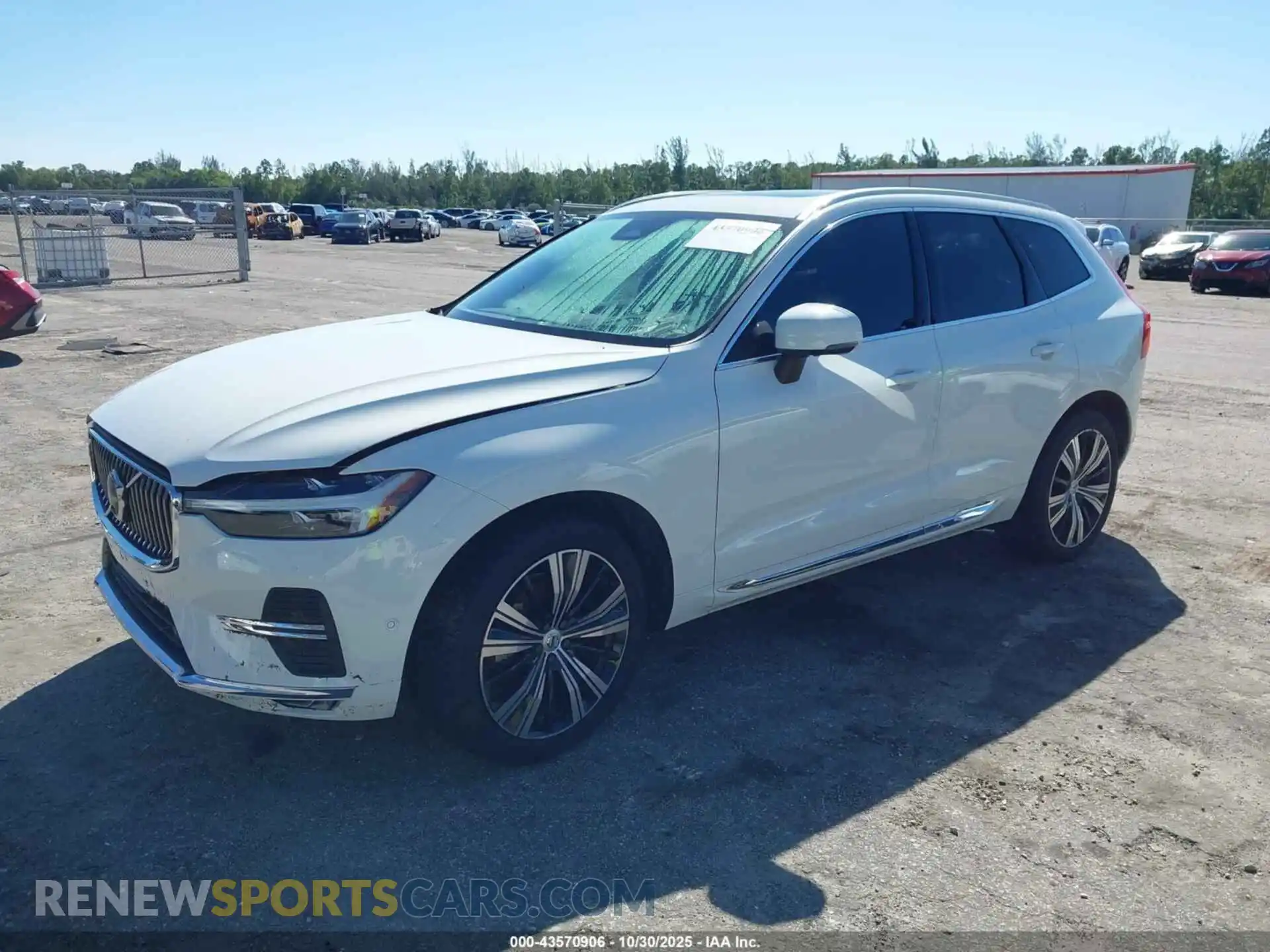2 Photograph of a damaged car YV4L12DL2N1086453 VOLVO XC60 2022