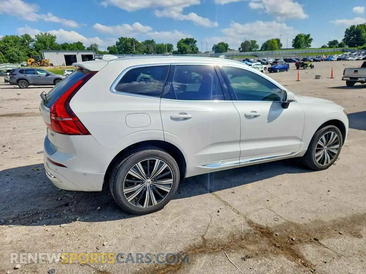3 Photograph of a damaged car YV4L12DL6N1014588 VOLVO XC60 2022