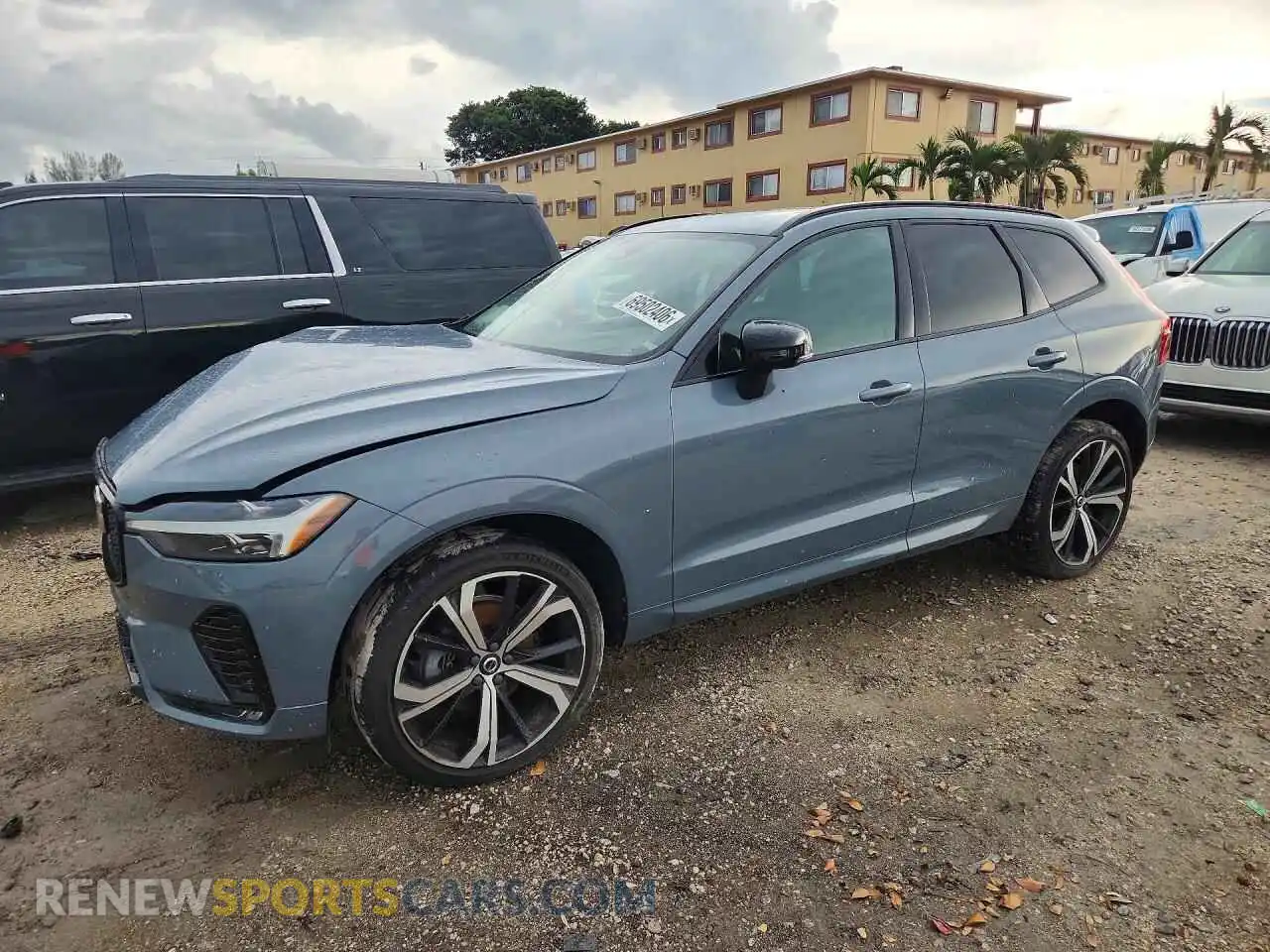 1 Photograph of a damaged car YV4L12DM3N1003444 VOLVO XC60 2022