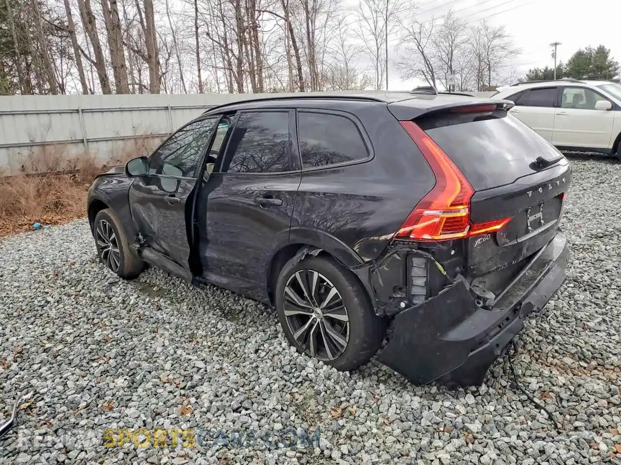 2 fotografías del automóvil dañado YV4L12DM1P1339743 VOLVO XC60 2023