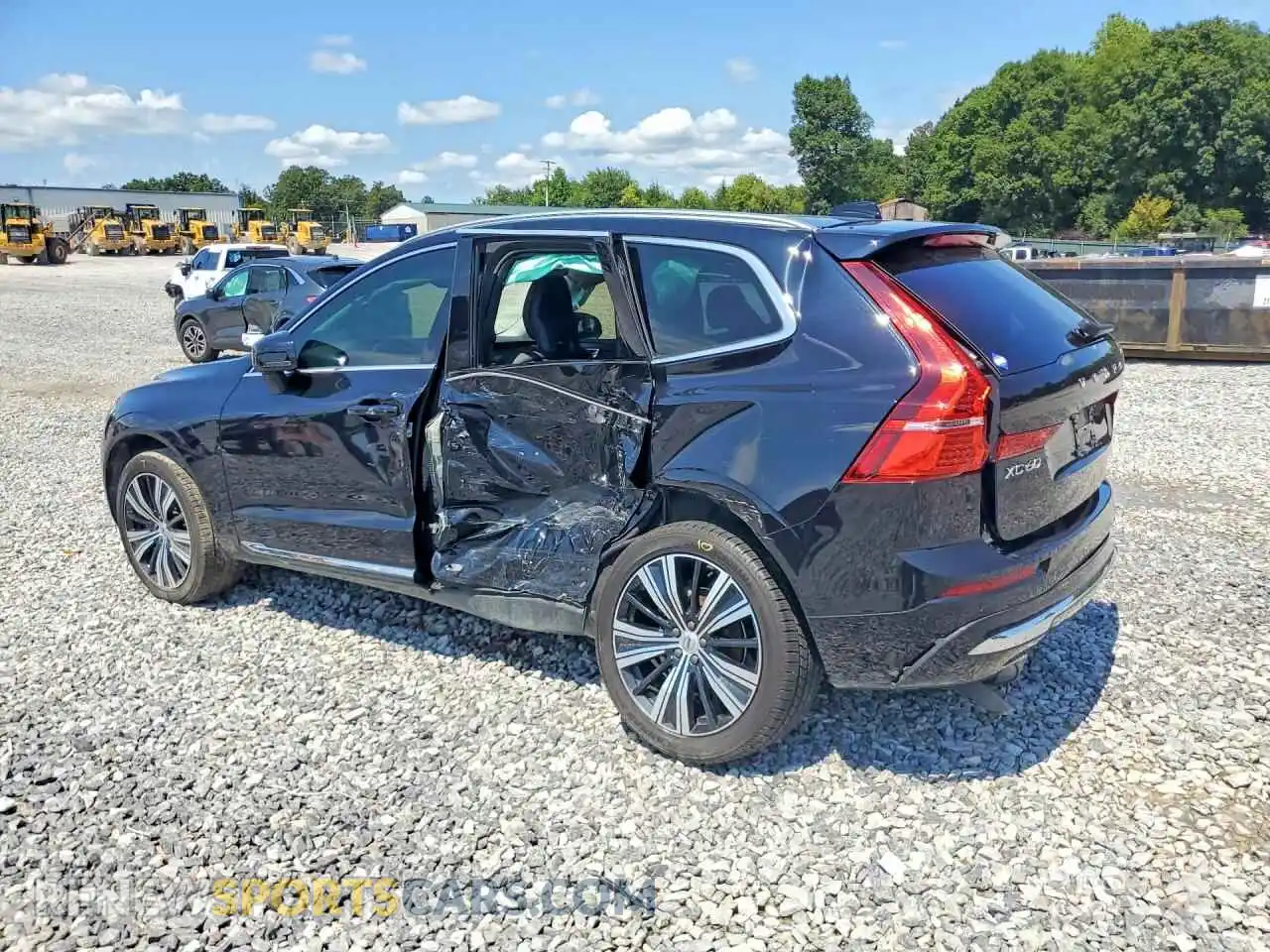 2 fotografías del automóvil dañado YV4L12DNXP1210733 VOLVO XC60 2023