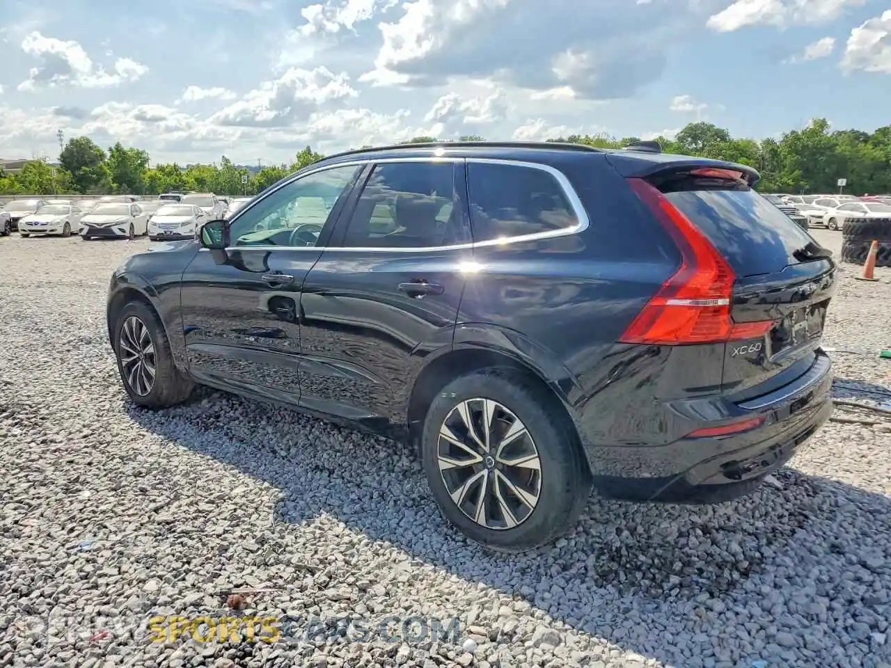 2 fotografías del automóvil dañado YV4L12DV2P1218504 VOLVO XC60 2023