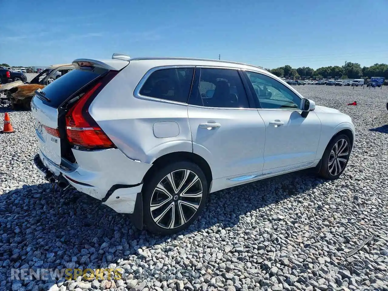 3 Photograph of a damaged car YV4L12RA9P1307945 VOLVO XC60 2023