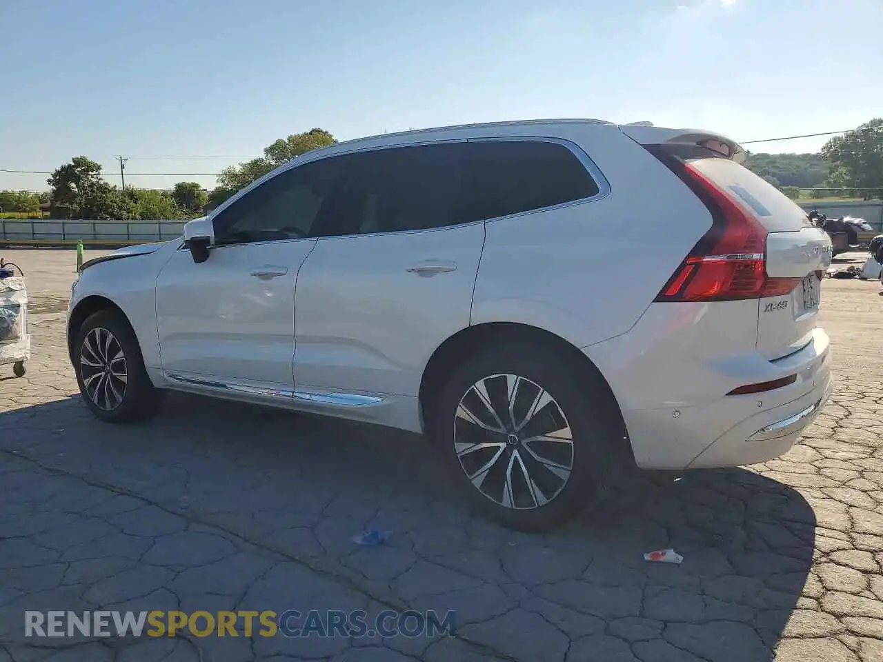 2 Photograph of a damaged car YV4L12RE8P1257476 VOLVO XC60 2023